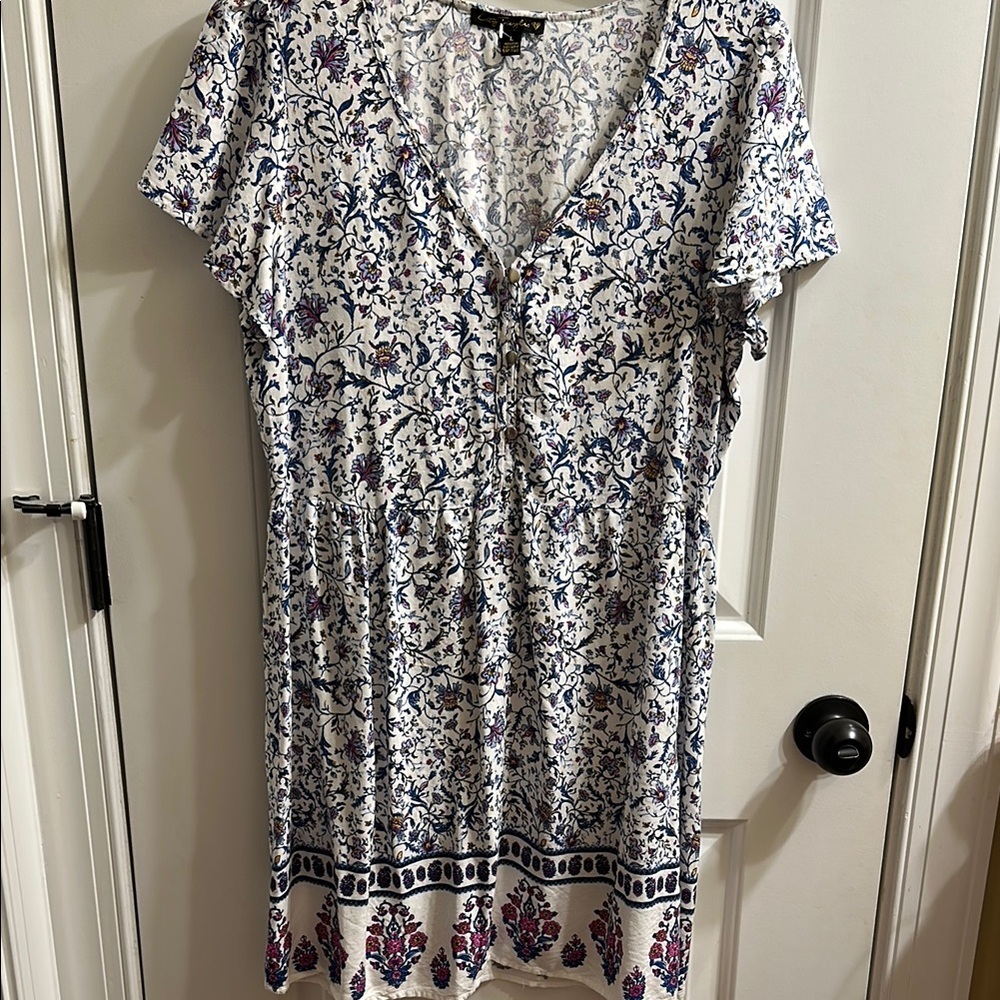 City Triangles White & Blue Floral Short Sleeve Border Print Dress